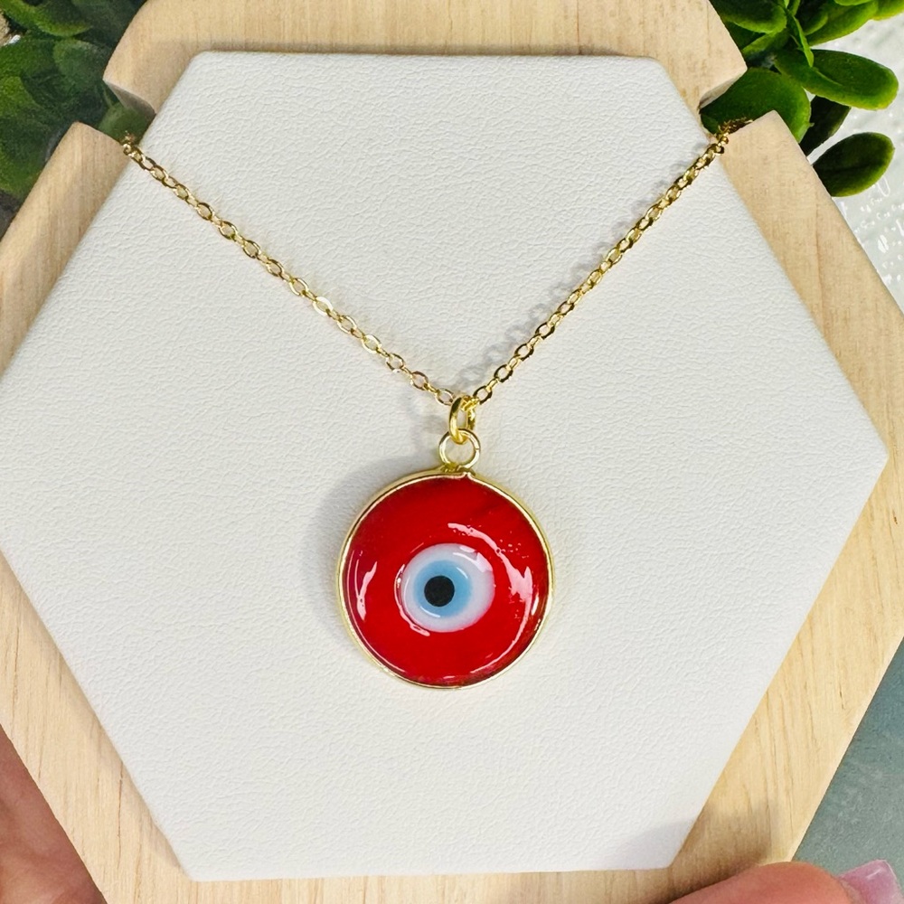 Eye necklace